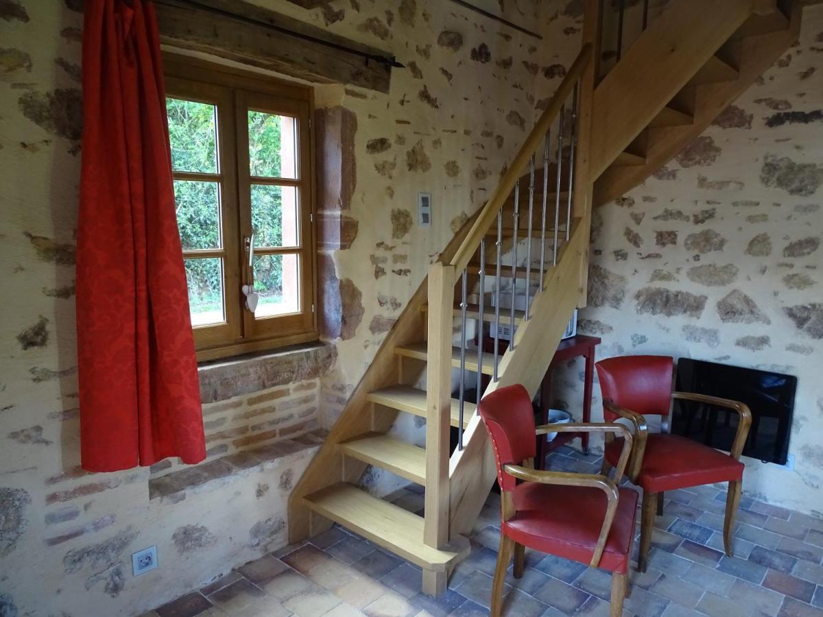 L'Abrejou Bed & Breakfast Le Donjon Exterior photo